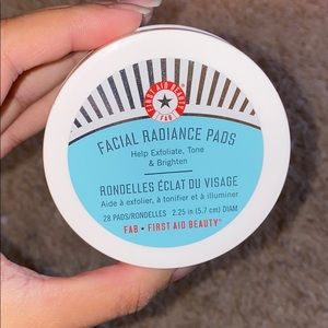 First aid beauty facial pads